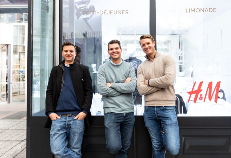 Nicolas Stigset, Stian Husby og Petter Viig, Creatie Sales Team i JCDecaux, utenfor H&M Showcase.