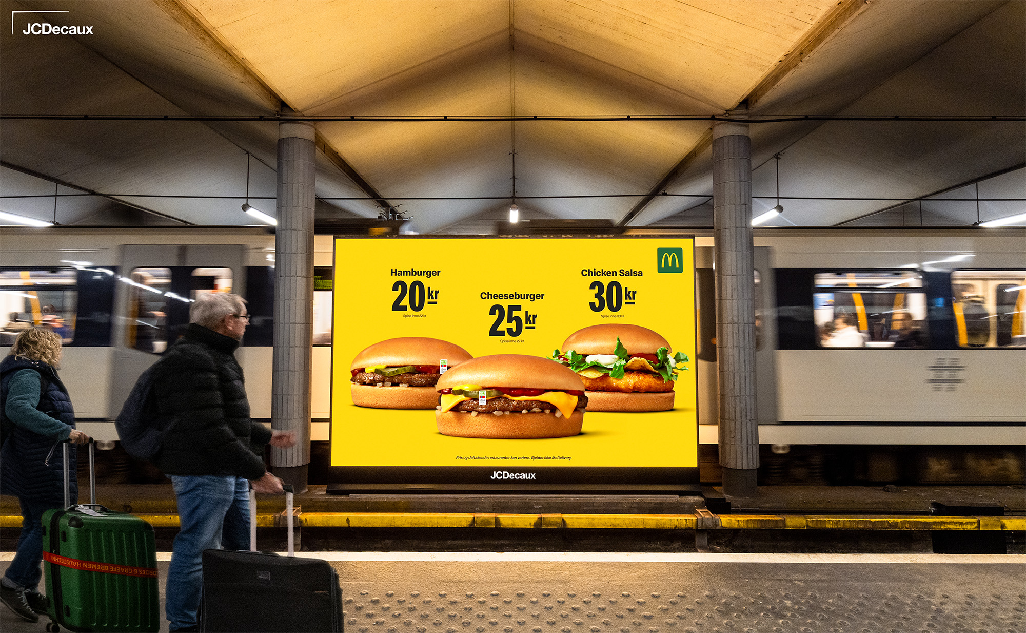 Reklame for McDonalds på Jernbanetorget T-banestasjon.